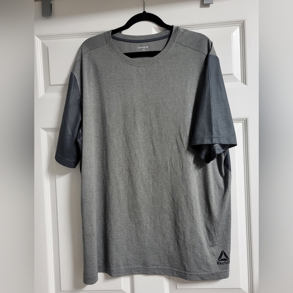 Mens -Reebok- Grey,Moisture Wicking,Short Sleeved T-Shirt-Size 3XL - Picture 1 of 5